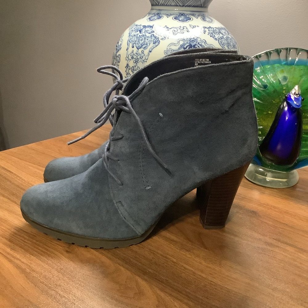 White Mountain Women's Blue Suede Lace Up Boots - Picture 4 of 9